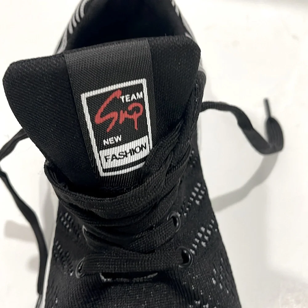 Sport XBC Men's Black & White Athletic Shoes Size 10